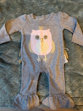 Gray Baby Owl Ruffle One-Piece with Pink Accent